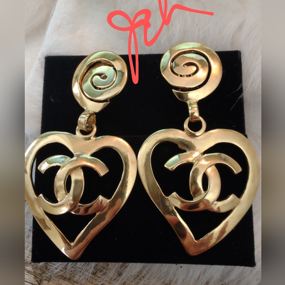 Chanel gold swirl heart dangle drop earrings large CC